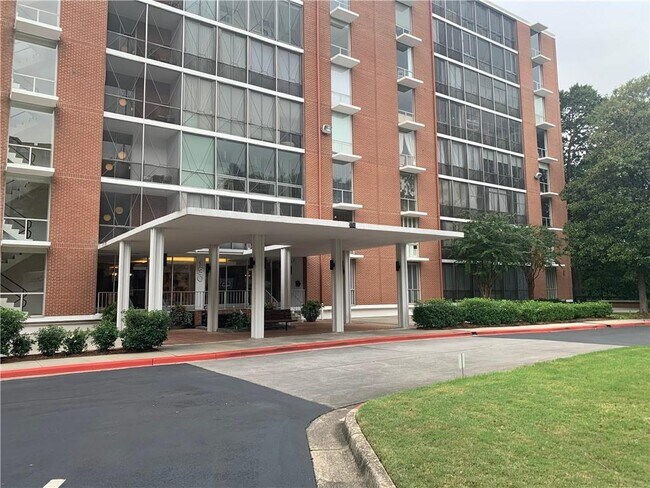Foto del edificio - 130 26th St NW