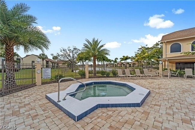 Building Photo - 8445 Charter Club Cir