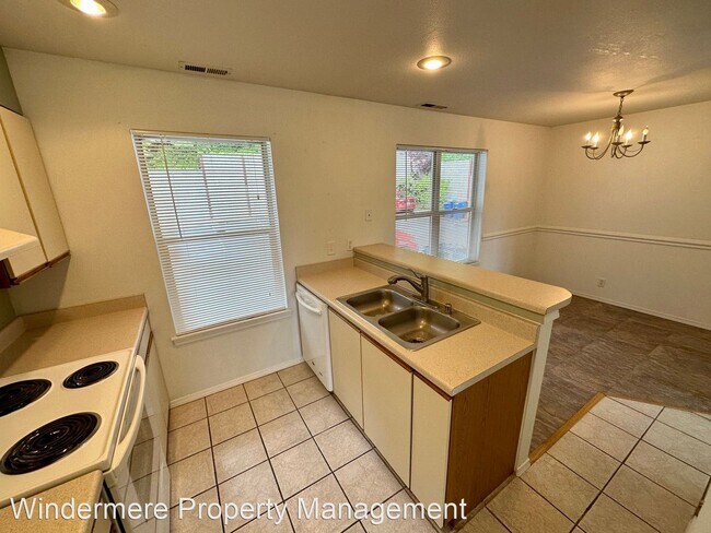 Foto del edificio - 2 br, 1.5 bath House - 808 20th St #207