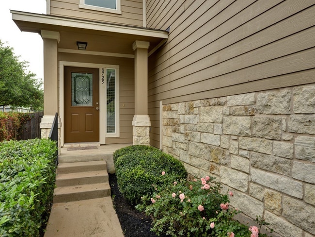 Building Photo - 8725 White Ibis Dr