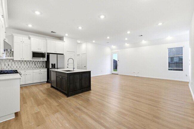 Foto del edificio - 3057 Pensacola Dr