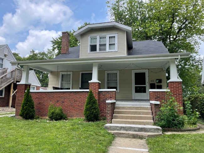 Building Photo - 612 W Healey St