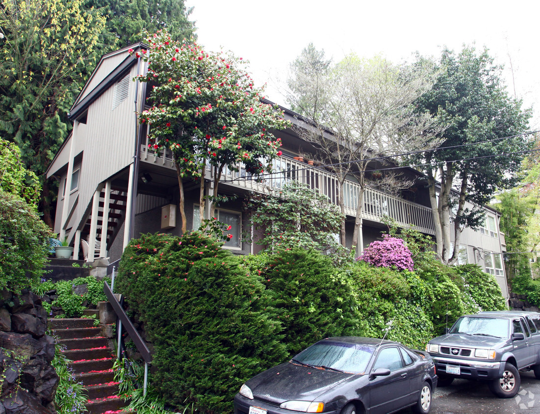 Building Photo - 4735 Ravenna Ave NE