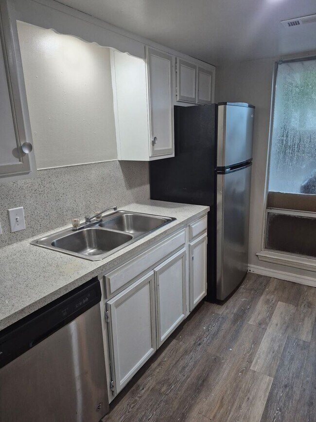 Building Photo - 5110 S Delaware Pl