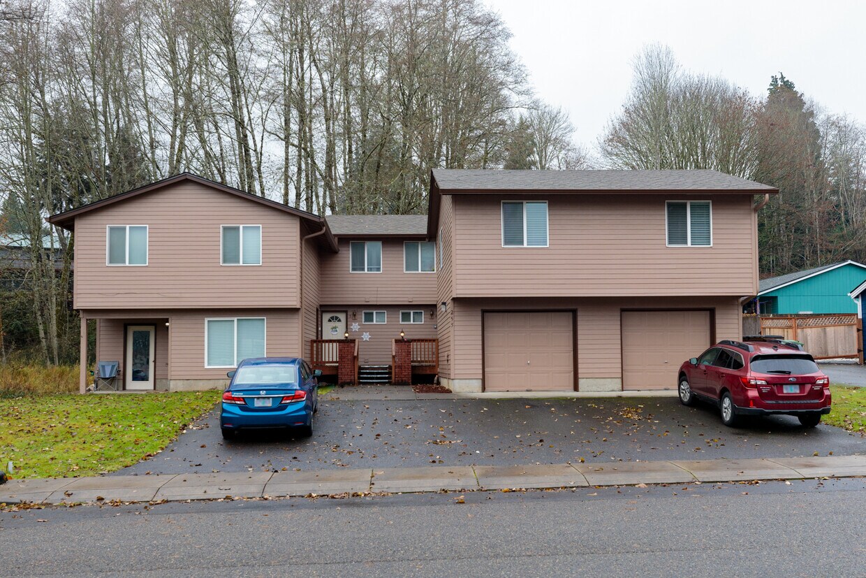 255 SE 3rd St, Clatskanie, OR 97016 Townhome Rentals in Clatskanie OR