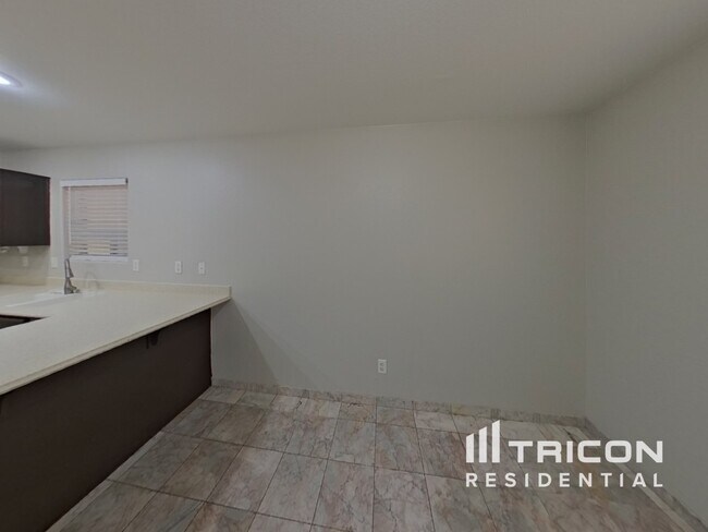 Foto del edificio - 42028 W Sunland Dr