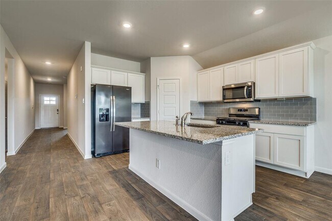 Building Photo - 415 Abbey Ln