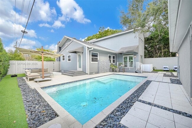 Photo - 150 NE 50th St House