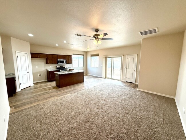 Foto del edificio - Come Check Out this Beautiful 2025 New Build!!!!