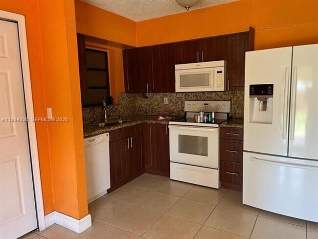 Foto del edificio - 12135 SW 182nd Terrace