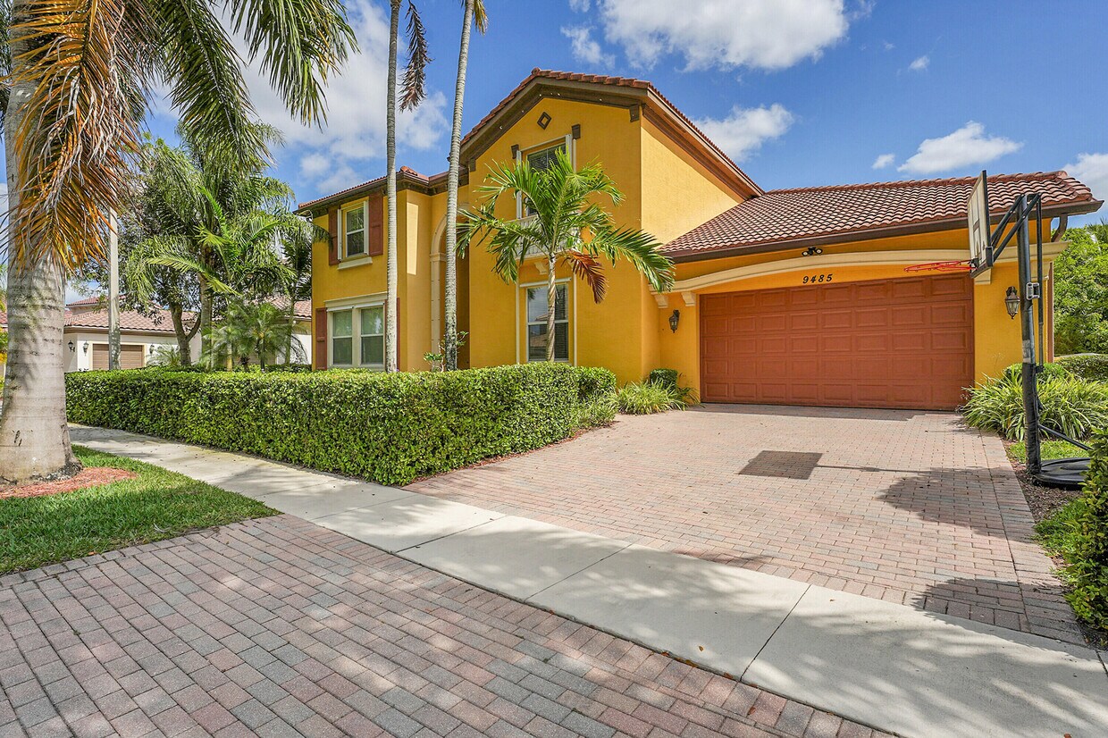 Foto principal - 9485 McAneeny Ct