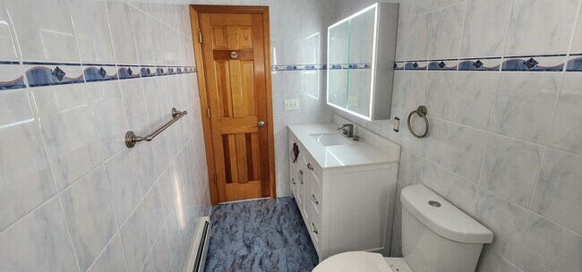 Foto del edificio - 10305 95th St