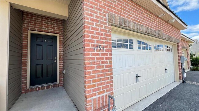 Building Photo - 1494 Caspian St