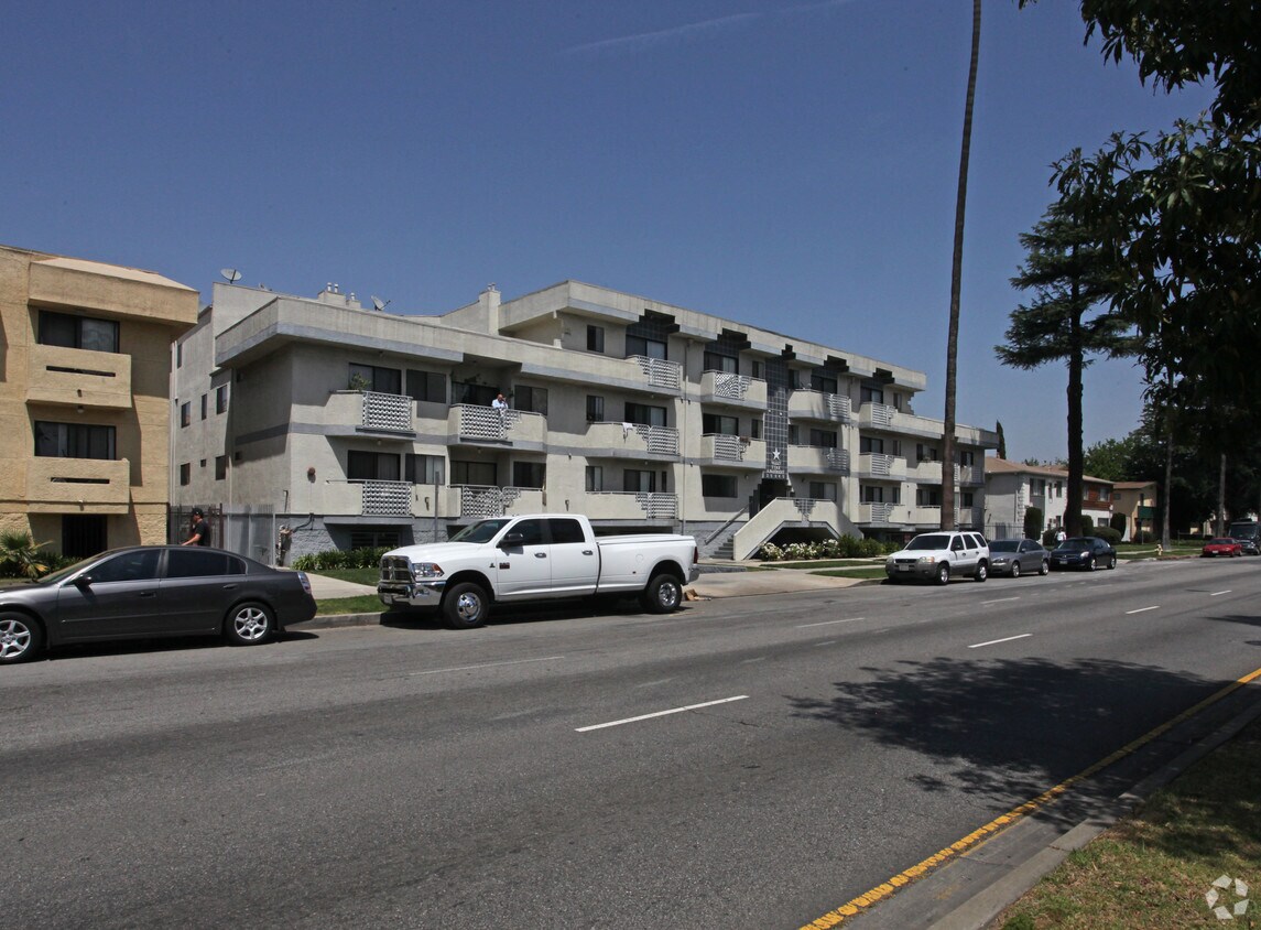 Building Photo - Valley Star Apartments
