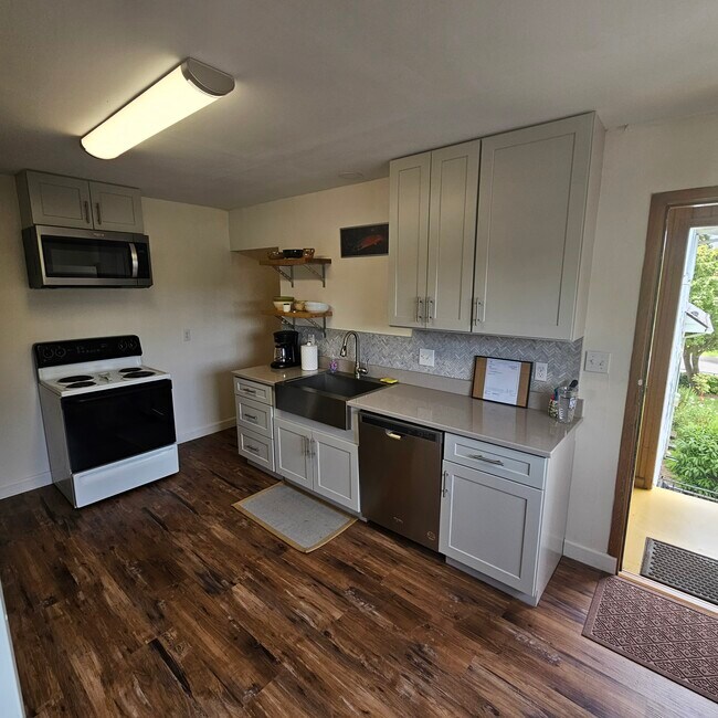 Kitchen - 180 2nd St