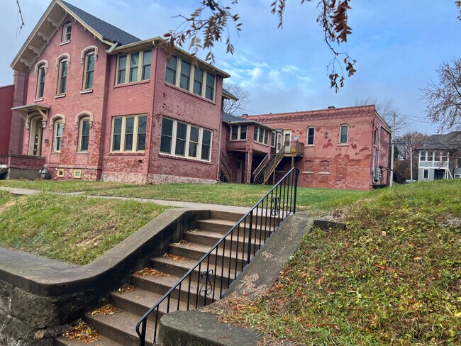 Foto del edificio - 571 Jefferson St