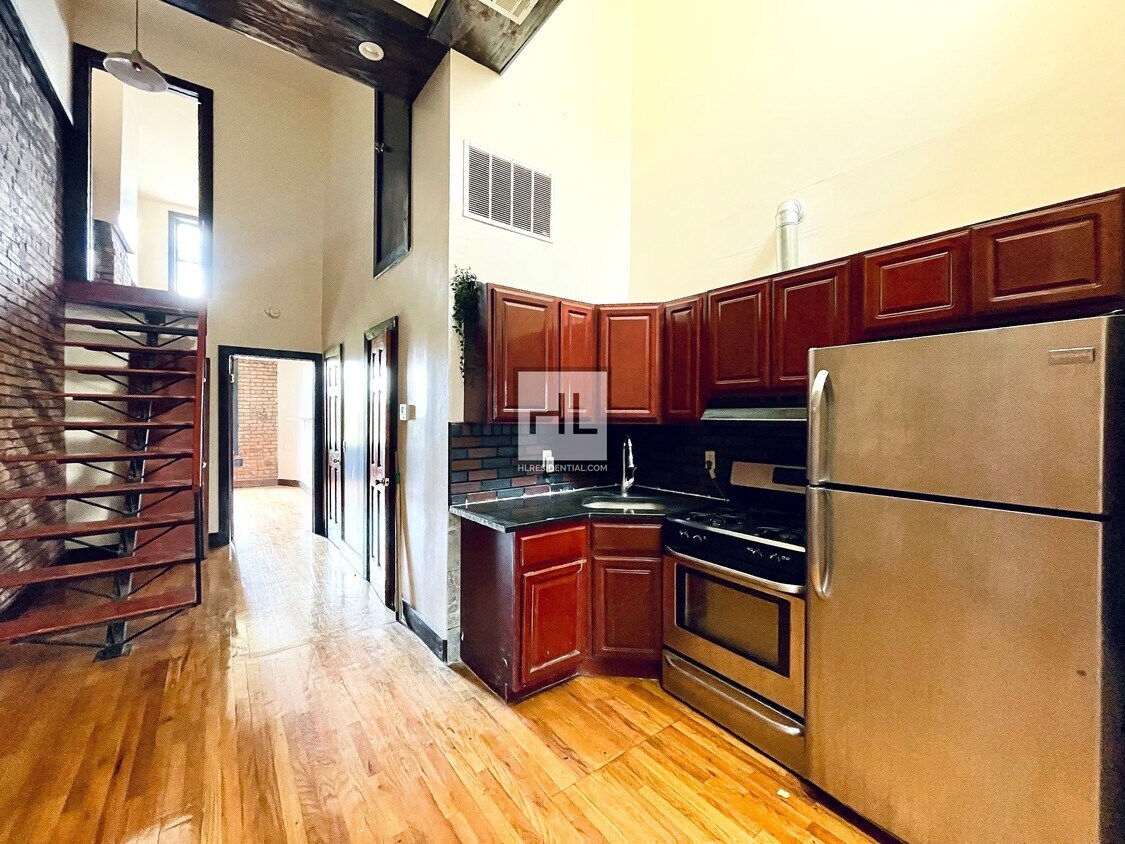 Primary Photo - NO FEE Huge 4 Bed 4 Bath | Irving Avenue, ...
