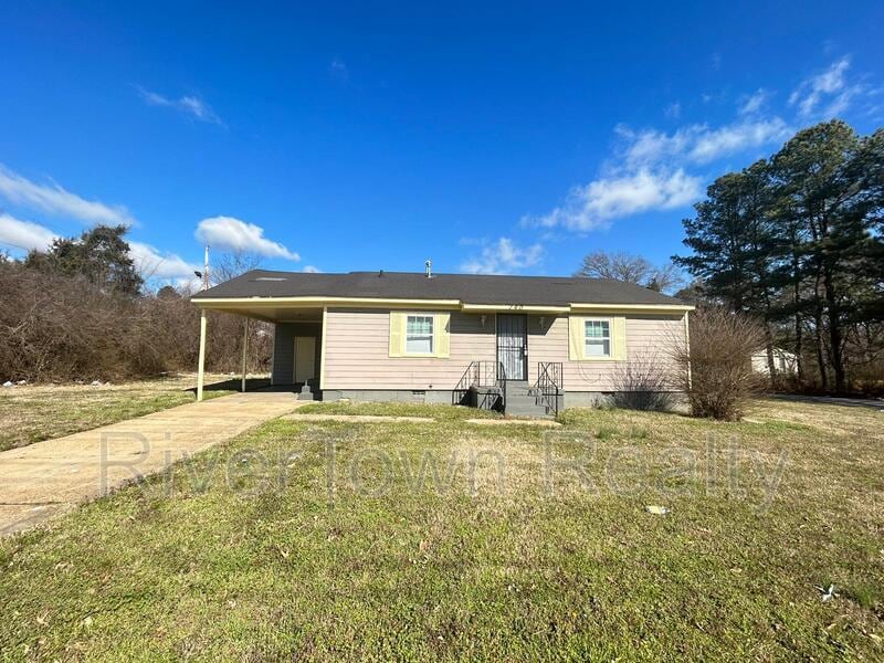 Primary Photo - 140 E Shelby Dr