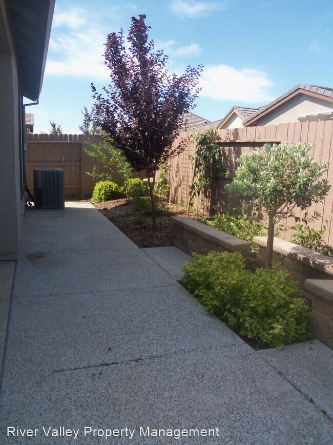 Building Photo - 3 br, 2.5 bath House - 9922 Kennet Way  (55+)