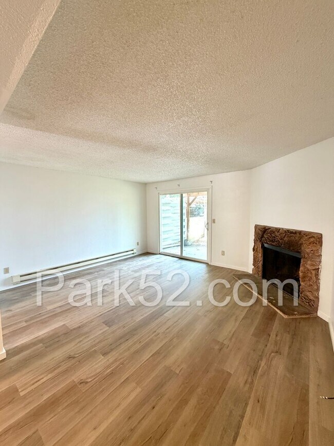 Foto del edificio - 9421 43rd St Ct W