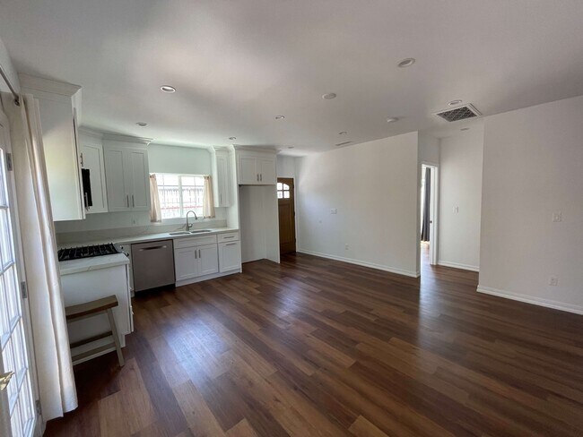 Building Photo - 1811 Blueberry Way