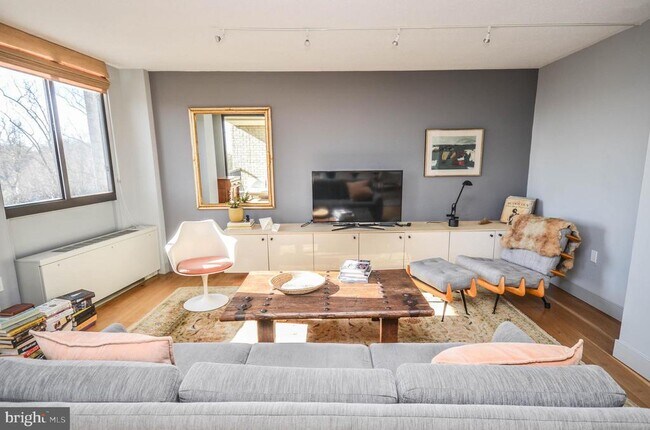 Foto del edificio - 4242 East-West Hwy