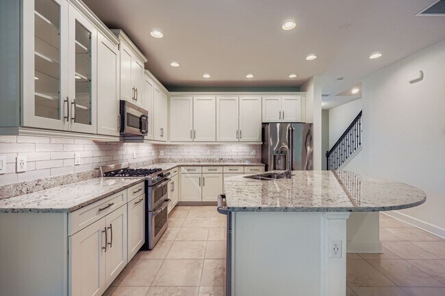 Building Photo - This property leaves nothing behind