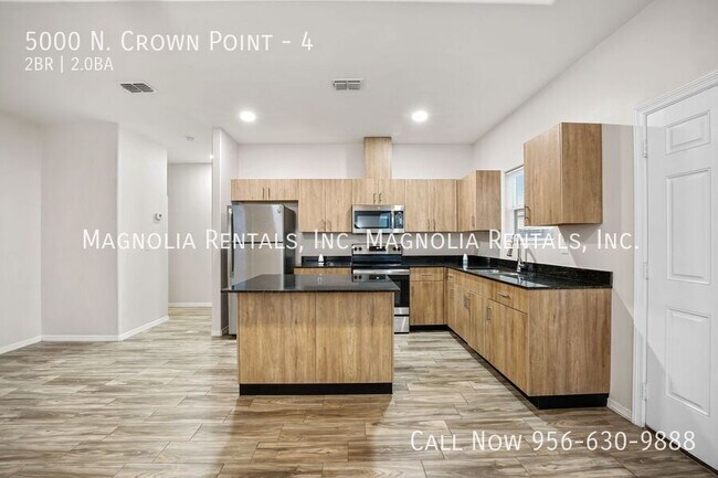 Foto del edificio - 5000 N Crown Point