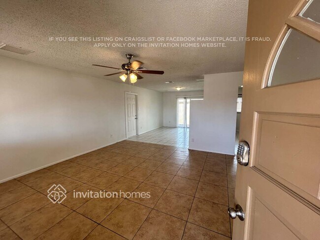 Foto del edificio - 3007 N 79th Dr