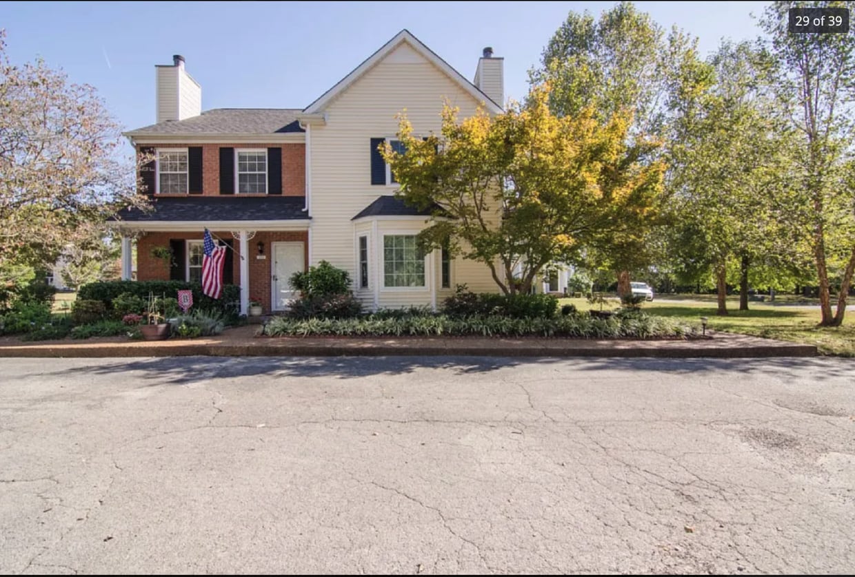 "Charming 2-Bedroom Retreat in Franklin with 1.5 Baths and Cozy 1244 Sq Ft Layout!" - "Charming 2-Bedroom Retreat in Franklin with 1.5 Baths and Cozy 1244 Sq Ft Layout!"