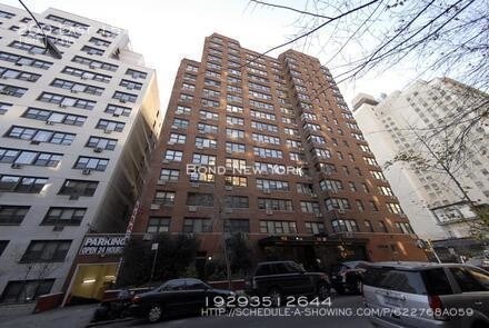 Building Photo - 200 E 15th St