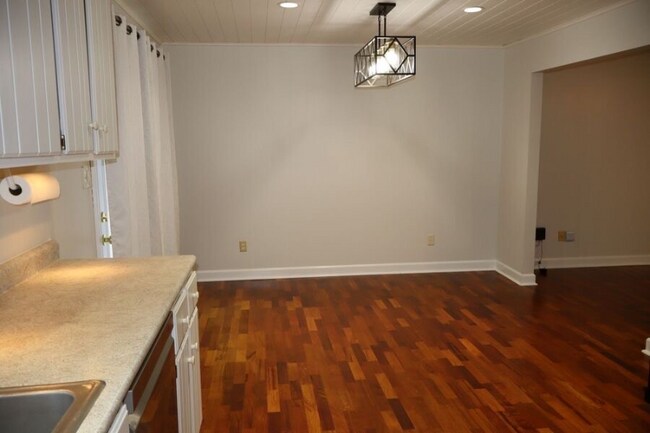 Building Photo - 3809 W Rollins Rd