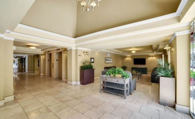 Foto del edificio - 620 S Gramercy Pl