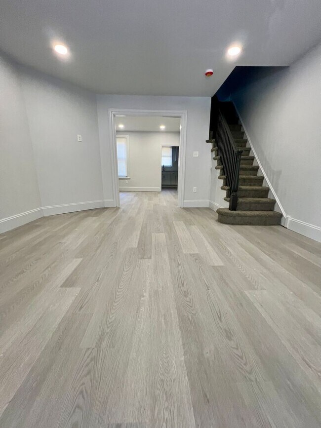 Foto del edificio - PHA Accepted! Stunning 3-Bedroom Townhome ...