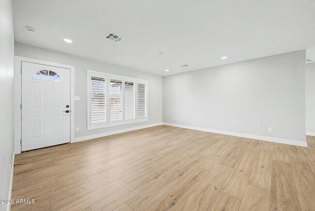 Foto del edificio - 8440 E Palm Ln