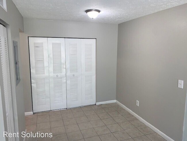 Building Photo - 3 br, 2 bath House - 3402 Phillips St unit B