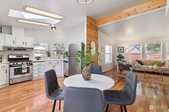 Building Photo - 12827 29th Ave SE