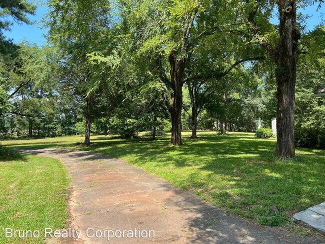 Foto del edificio - 5 br, 2.5 bath House - 4481 Hwy 81 South