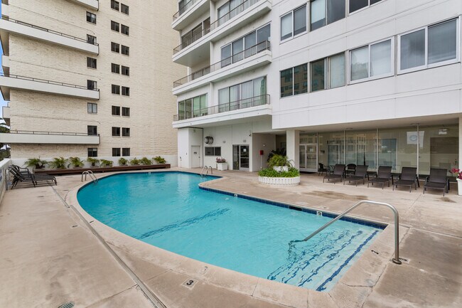 Foto del edificio - 10501 Wilshire Blvd