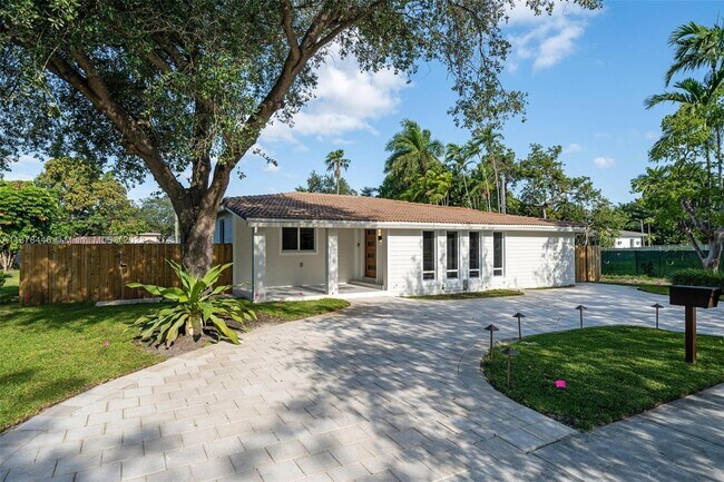 Building Photo - 234 Minola Dr