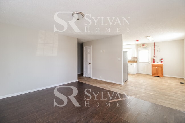 Building Photo - The living is easy in this 3 bedroom, 2.5 bathroom home