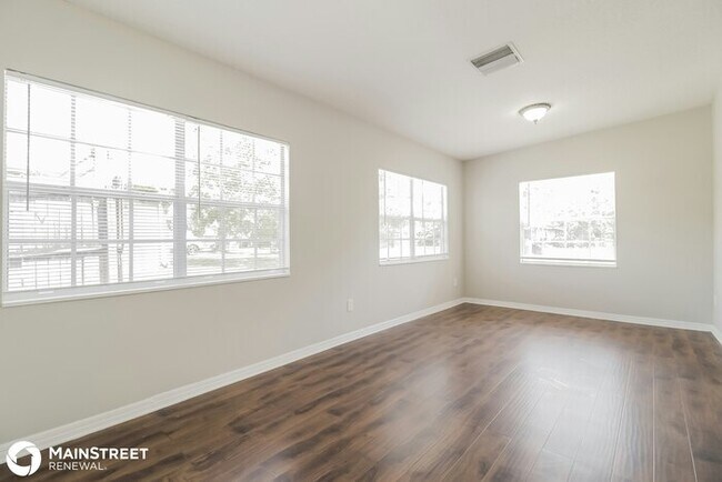 Building Photo - 451 E 6th St, Chuluota, FL 32766