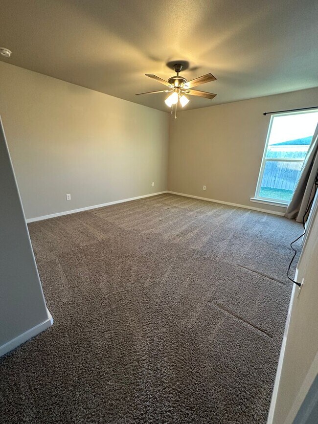 Foto del edificio - 1611 134th Street - Move in Special 1/2 of...