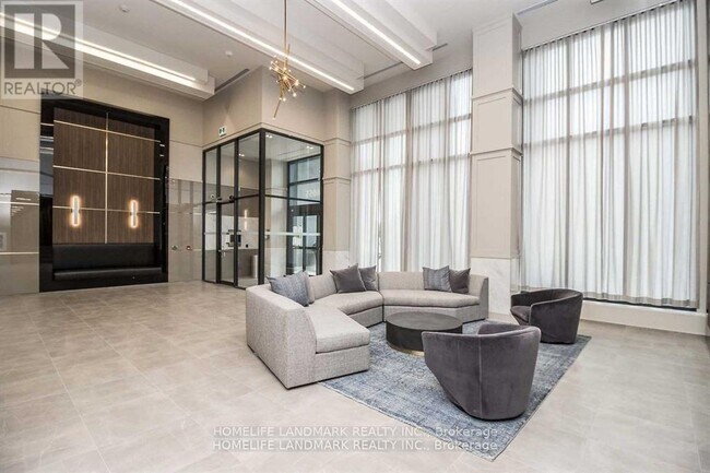 Photo du bâtiment - 4055 Parkside Village Dr