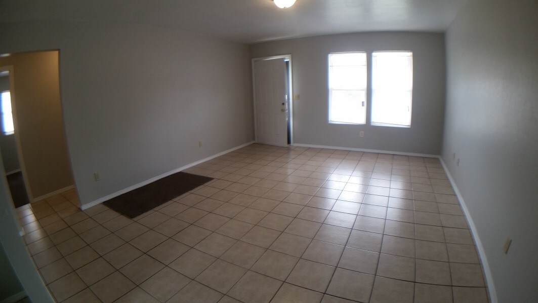 Primary Photo - 3049 S Madole Blvd