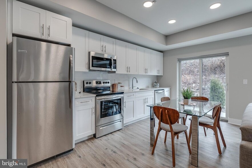 Photo - 1952 Bryn Mawr Avenue Unit 4B