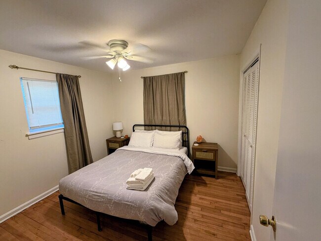 Building Photo - 200 Parthenia Dr
