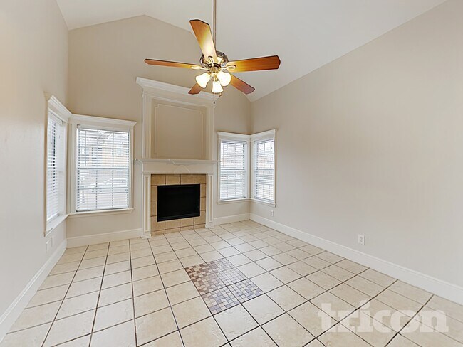 Foto del edificio - 822 Foxridge Dr