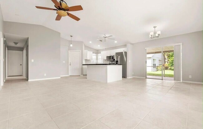 Foto del edificio - 1207 Pine Sage Cir
