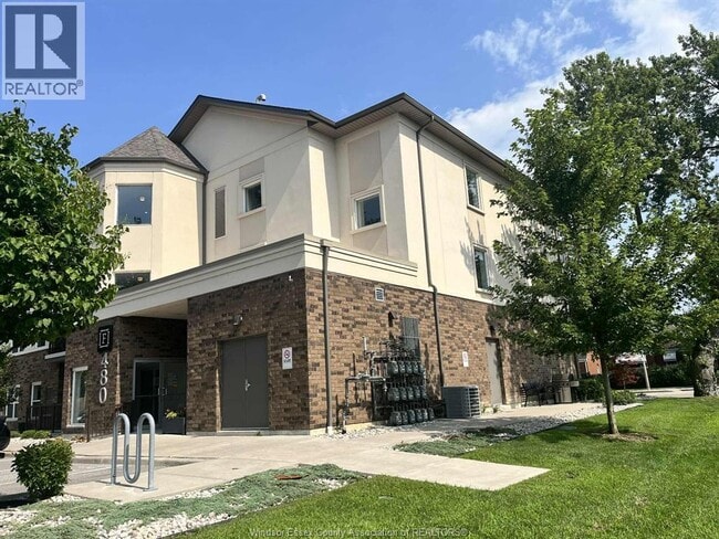 Building Photo - 480 Fairview Blvd